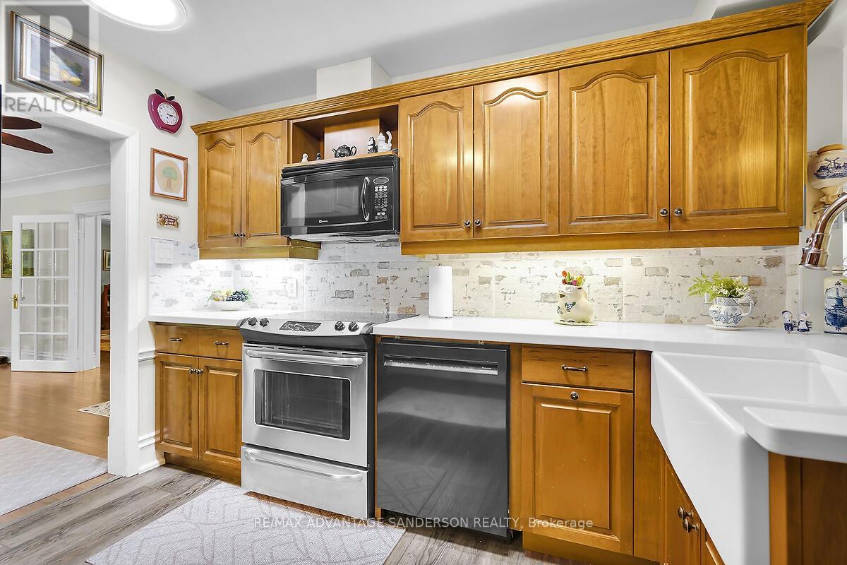 8 Currie Court, Middlesex Centre (Poplar Hill), Ontario  N0M 2A0 - Photo 23 - X12173591