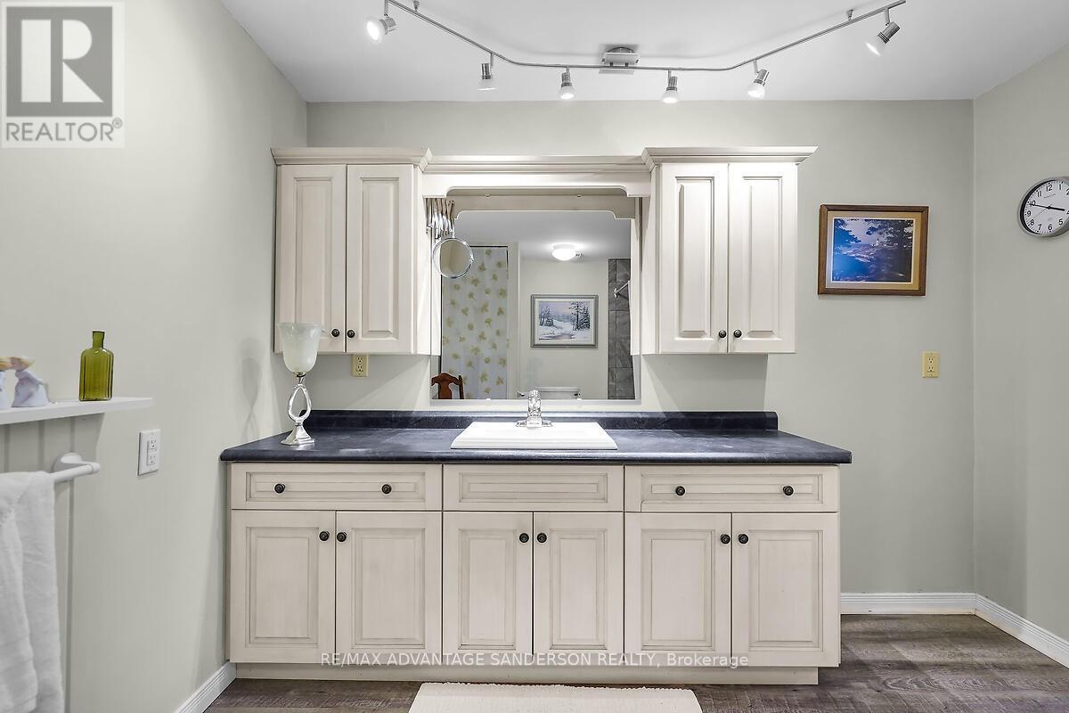 8 Currie Court, Middlesex Centre (Poplar Hill), Ontario  N0M 2A0 - Photo 43 - X12173591