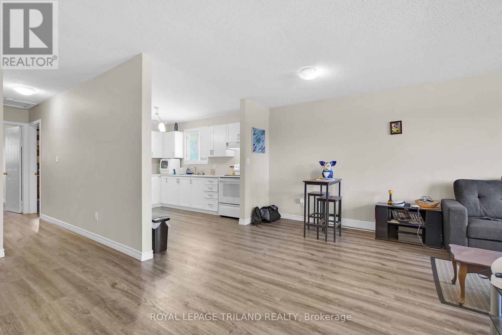 730 Walker Street, London East, Ontario  N5Z 1J2 - Photo 3 - X12173627