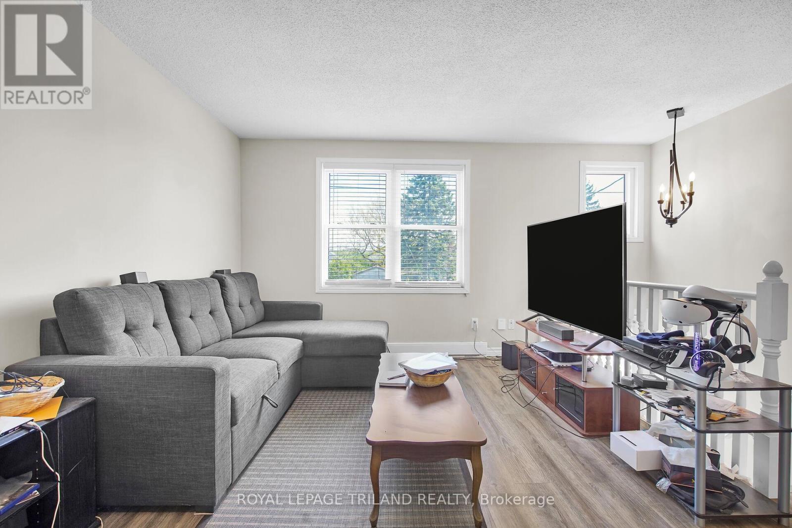 730 Walker Street, London East, Ontario  N5Z 1J2 - Photo 5 - X12173627