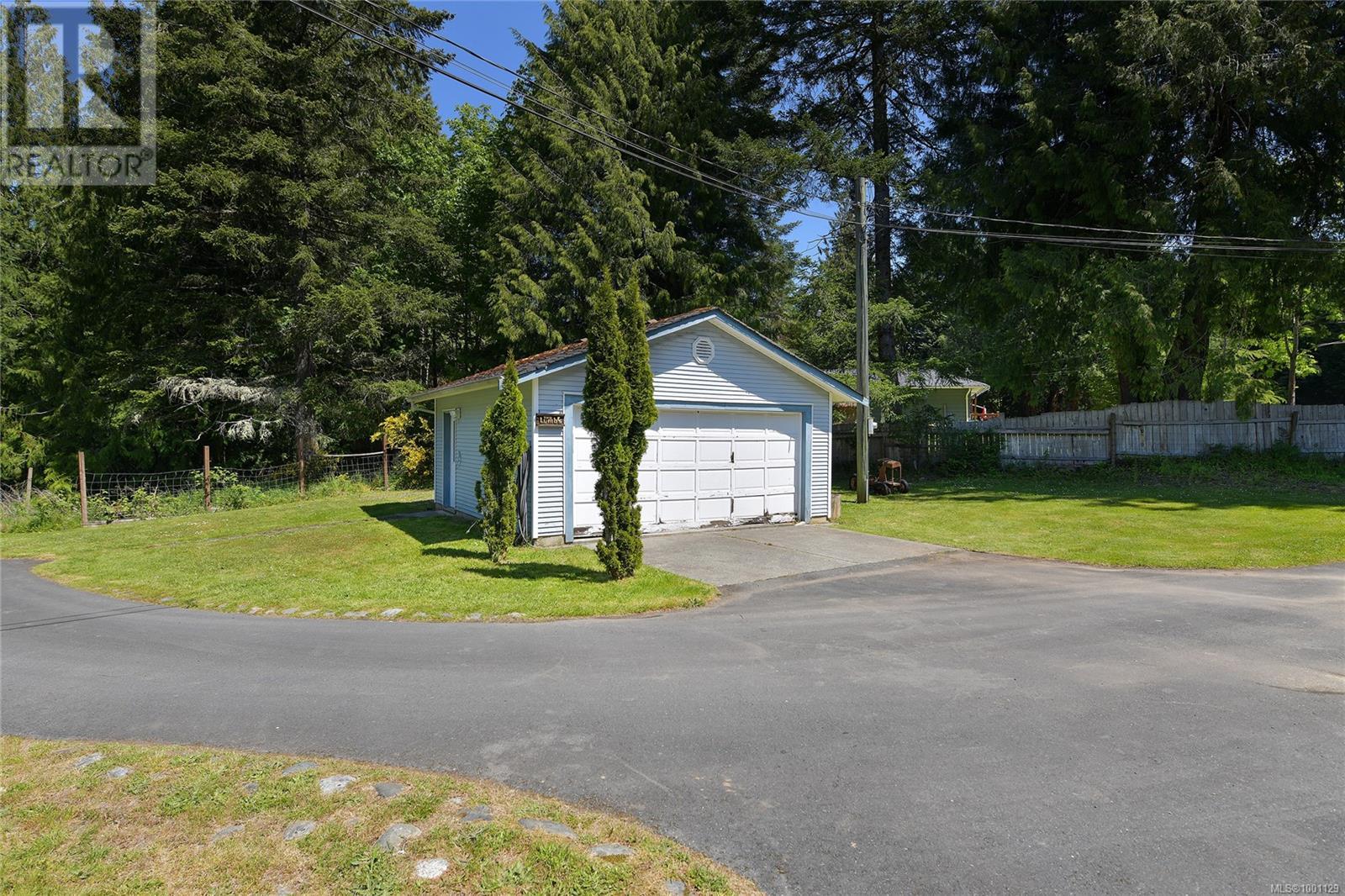 Property at 6790 Pascoe Rd image 4