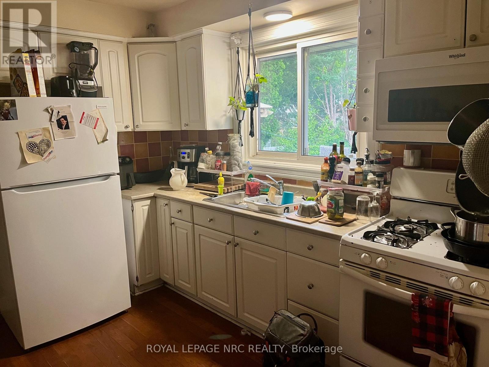 32 Buchanan Road, St. Catharines, Ontario  L2M 4R6 - Photo 8 - X12173755