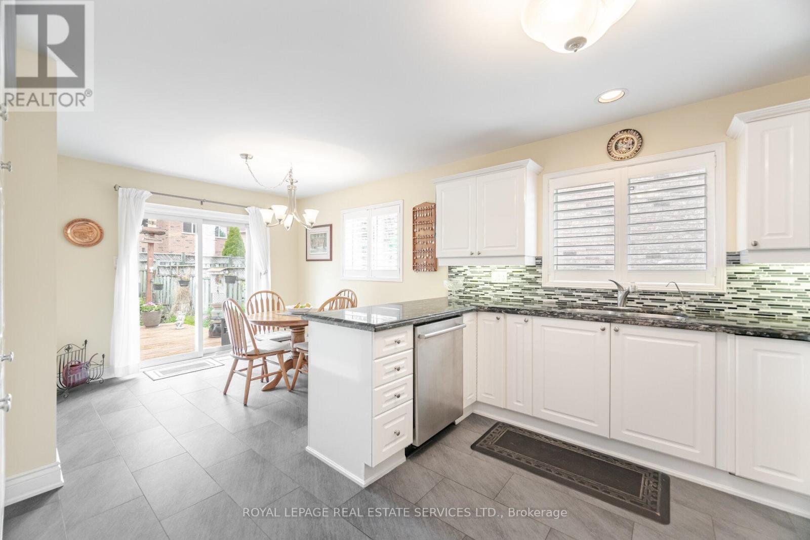 204 Eaton Street, Halton Hills, Ontario  L7G 5Y2 - Photo 16 - W12173117
