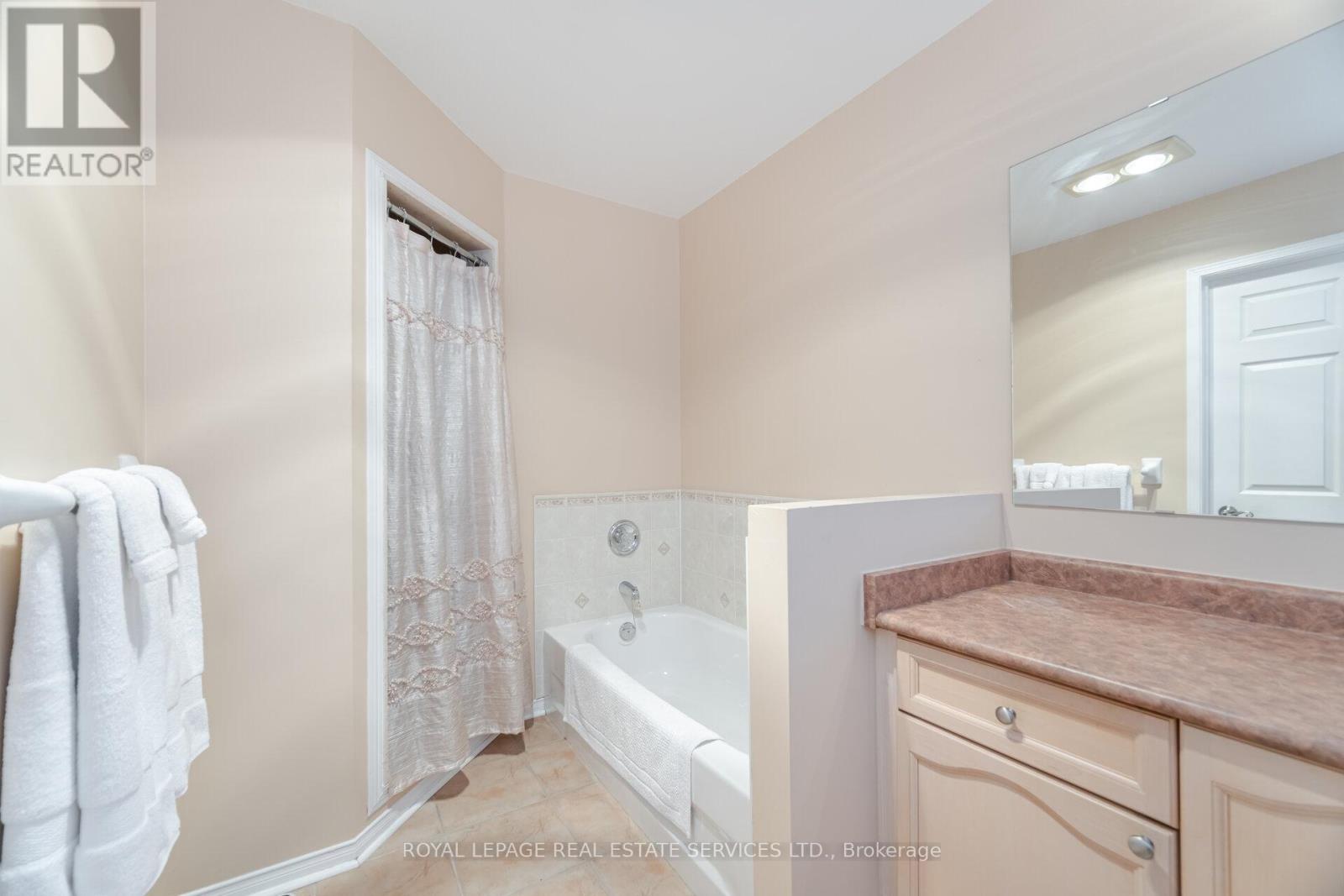 204 Eaton Street, Halton Hills, Ontario  L7G 5Y2 - Photo 25 - W12173117