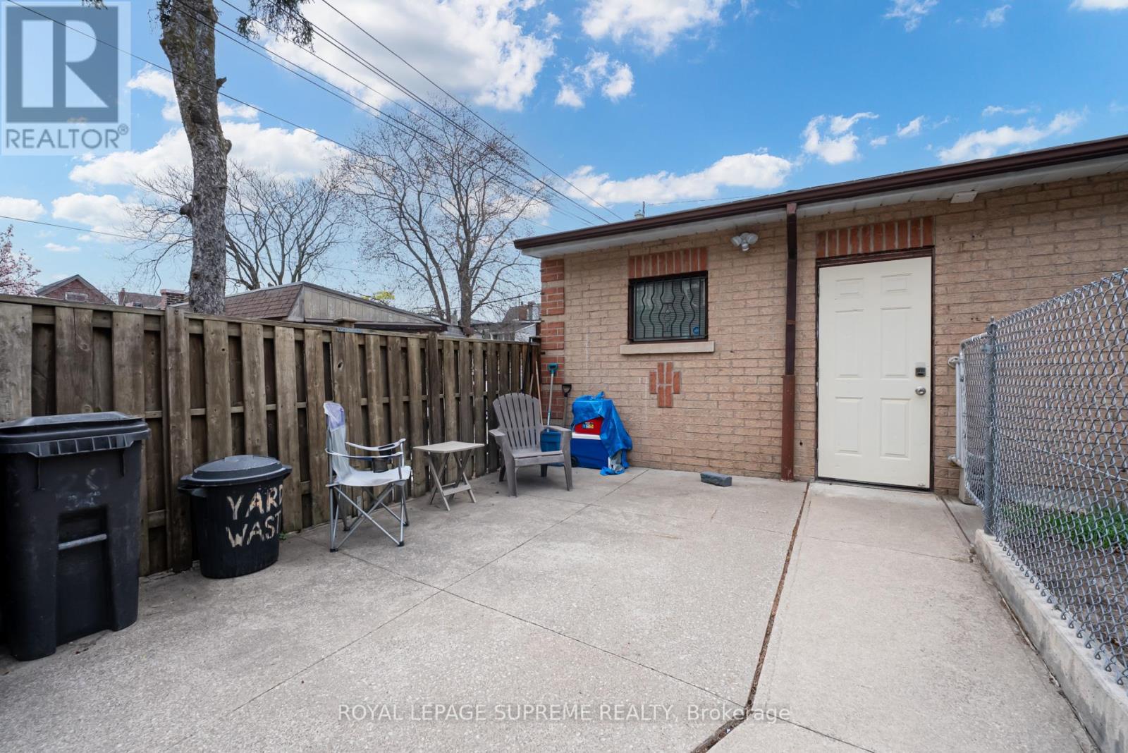 1 - 20 Edna Avenue, Toronto (High Park North), Ontario  M6P 1B5 - Photo 33 - W12173510
