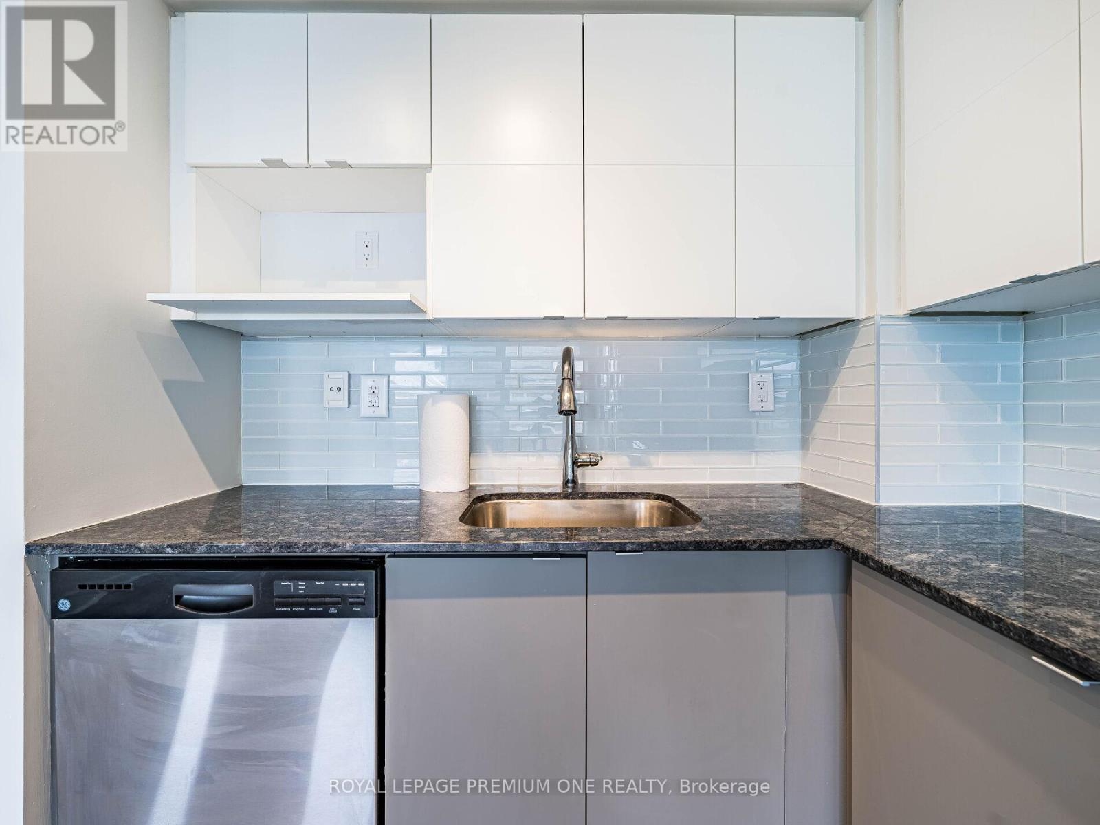 626 - 160 Flemington Road, Toronto, Ontario  M6A 2N7 - Photo 10 - W12173538