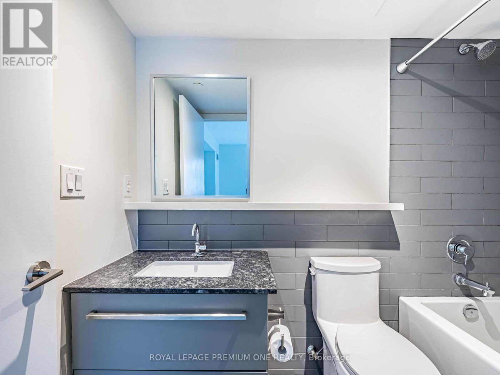 626 - 160 Flemington Road, Toronto, Ontario  M6A 2N7 - Photo 27 - W12173538