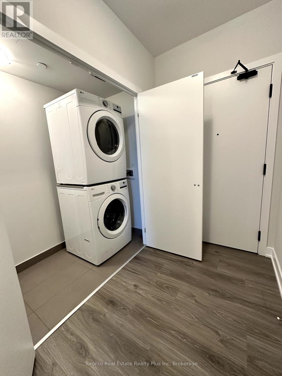 2511 - 430 Square One Drive, Mississauga, Ontario  L5B 0L6 - Photo 27 - W12173543