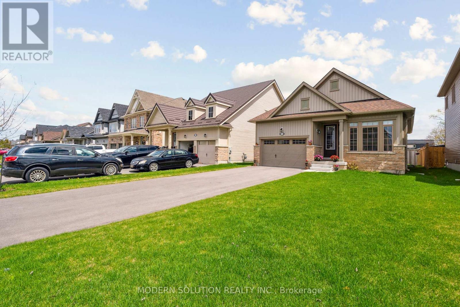 6 Hennessey Crescent, Kawartha Lakes, Ontario  K9V 0P1 - Photo 1 - X12143334