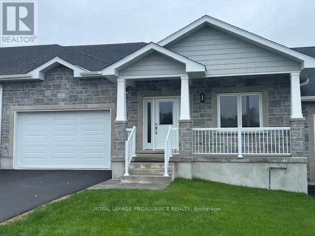 22 DOUGLAS MARSHALL CRESCENT, Brockville, Ontario