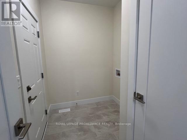 22 Douglas Marshall Crescent, Brockville, Ontario  K6V 0E7 - Photo 12 - X12173742