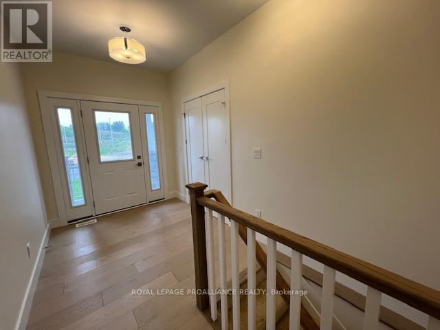 22 Douglas Marshall Crescent, Brockville, Ontario  K6V 0E7 - Photo 2 - X12173742