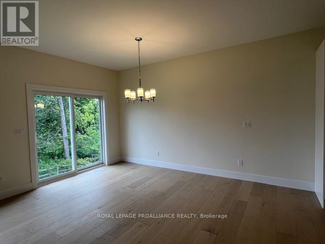 22 Douglas Marshall Crescent, Brockville, Ontario  K6V 0E7 - Photo 4 - X12173742