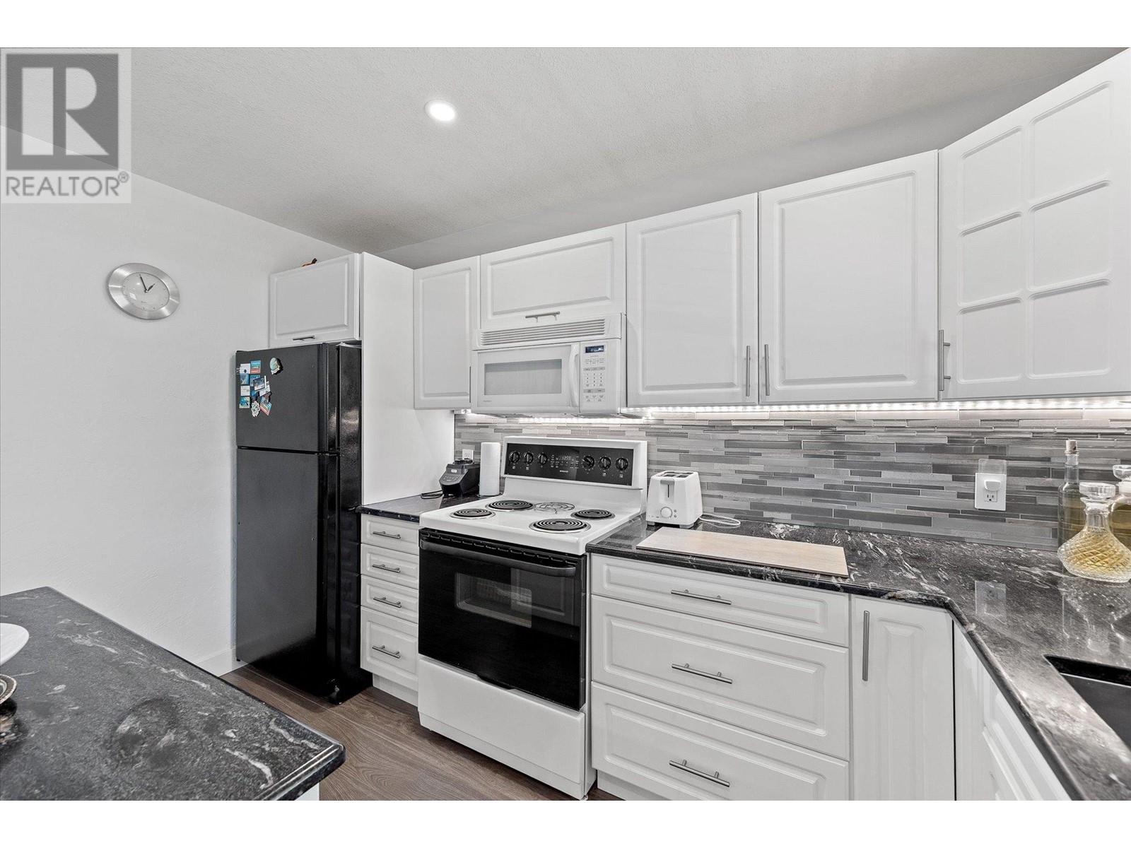 135 Almond Court, Kelowna, BC V1X6H1