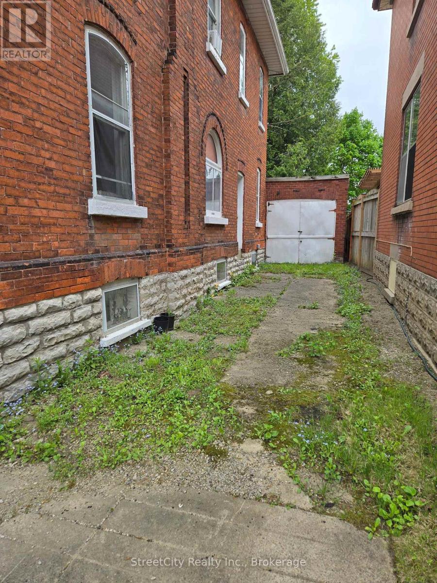 Property at 115 DOURO STREET image 5