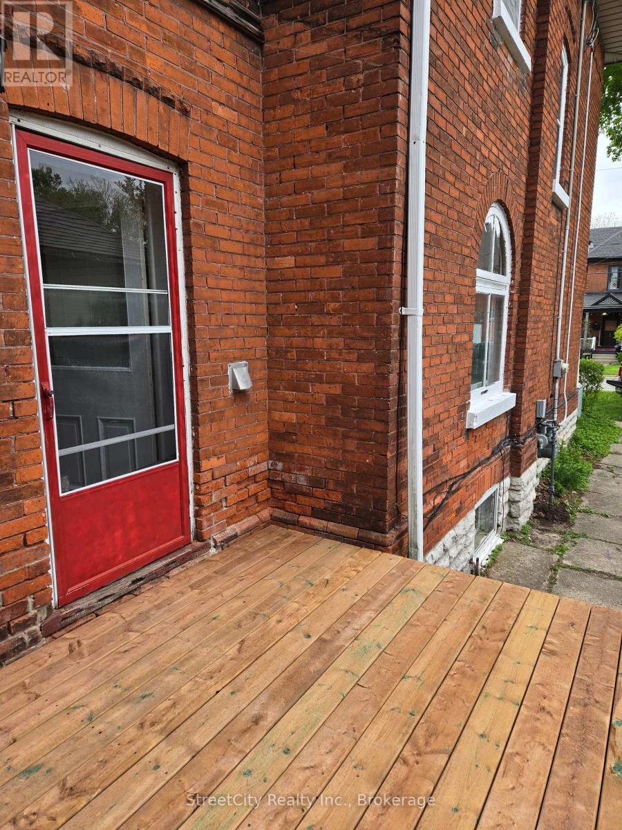 115 Douro Street, Stratford, Ontario  N5A 3R4 - Photo 4 - X12173662