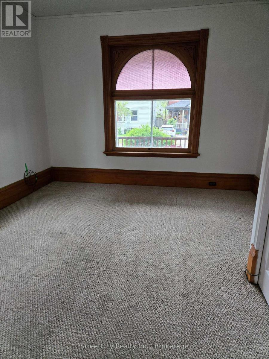 115 Douro Street, Stratford, Ontario  N5A 3R4 - Photo 8 - X12173662