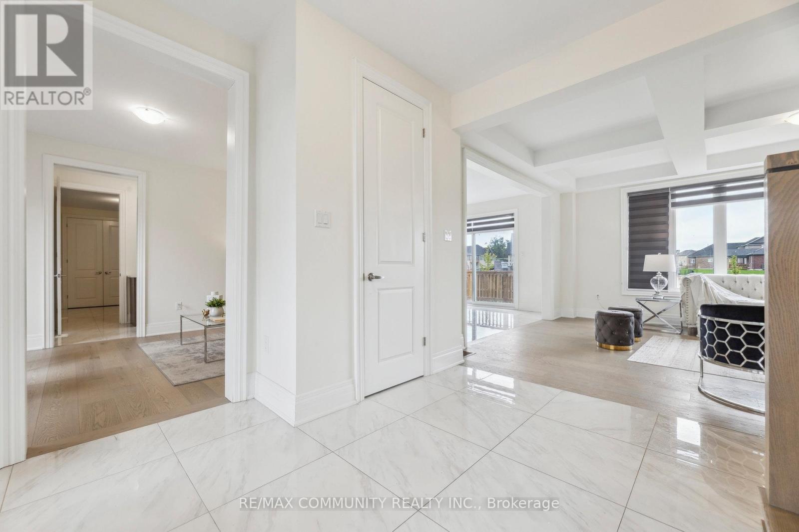 15 Golden Meadows Drive, Otonabee-South Monaghan, Ontario  K9J 0H6 - Photo 7 - X12173556