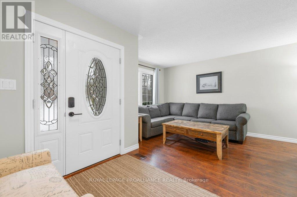 347 Downs Road, Quinte West, Ontario  K8V 5P6 - Photo 6 - X12173626