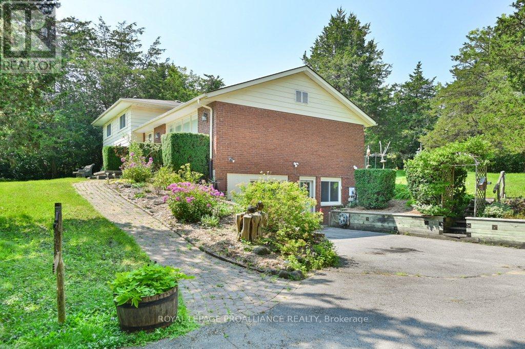 Property at 789 HEARNS ROAD image 3