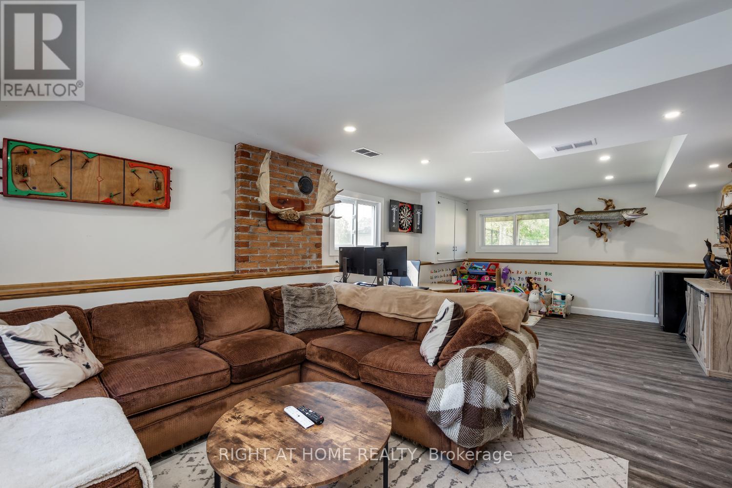 420 Parkhill Road E, Douro-Dummer, Ontario K9L 1C1 - Photo 31 - X12173749