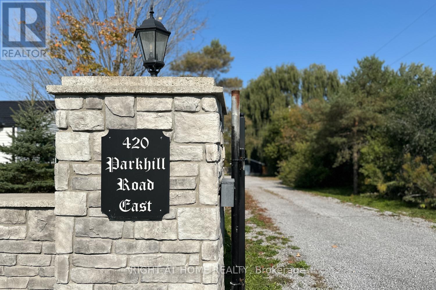 Property at 420 PARKHILL ROAD E image 4
