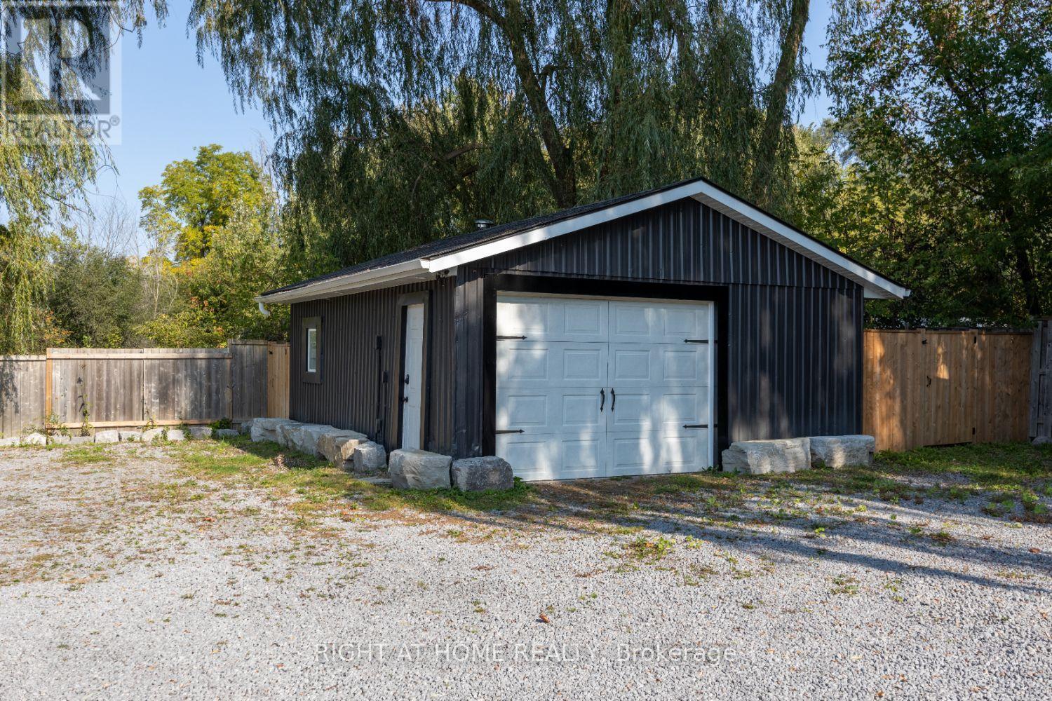 420 Parkhill Road E, Douro-Dummer, Ontario K9L 1C1 - Photo 7 - X12173749