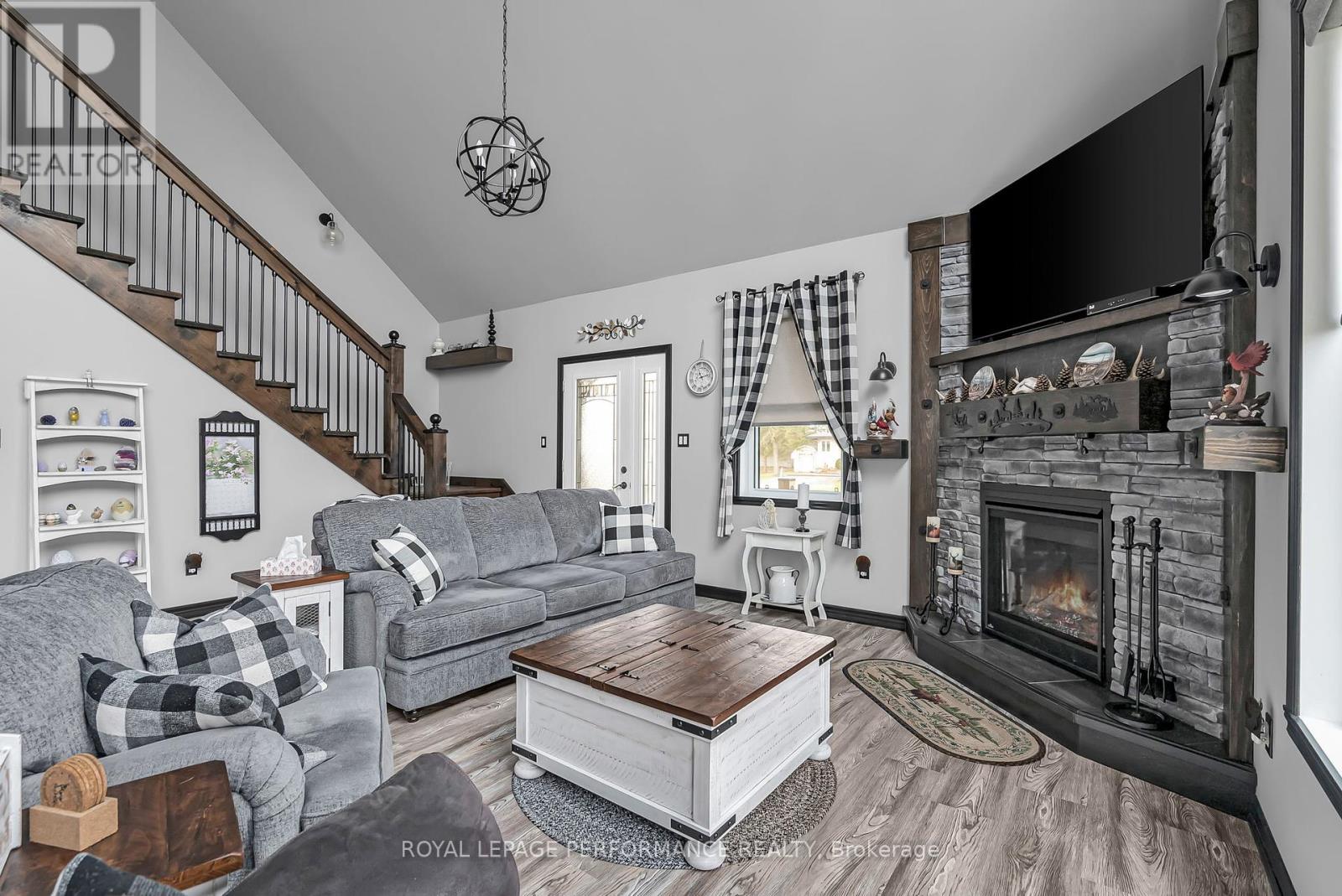 4923 Juliette Street, South Glengarry, Ontario  K0C 1S0 - Photo 22 - X12173606