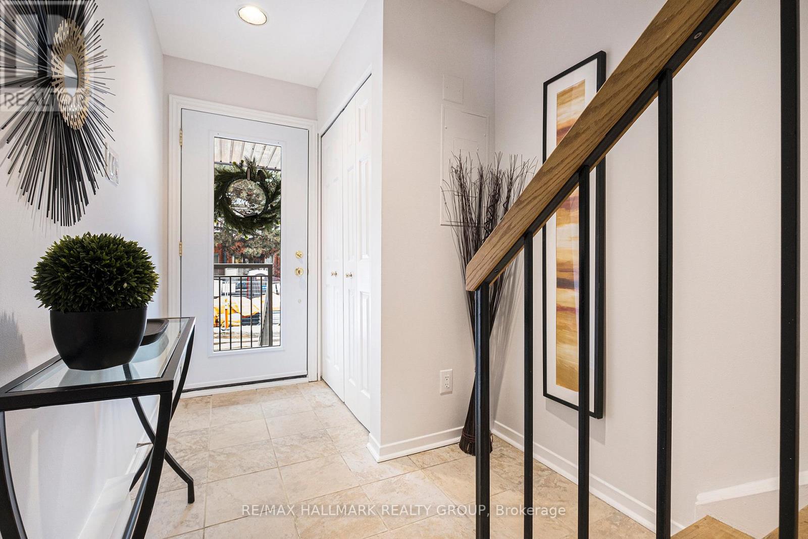 Property at 15 - 20 CHARLEVOIX STREET image 3