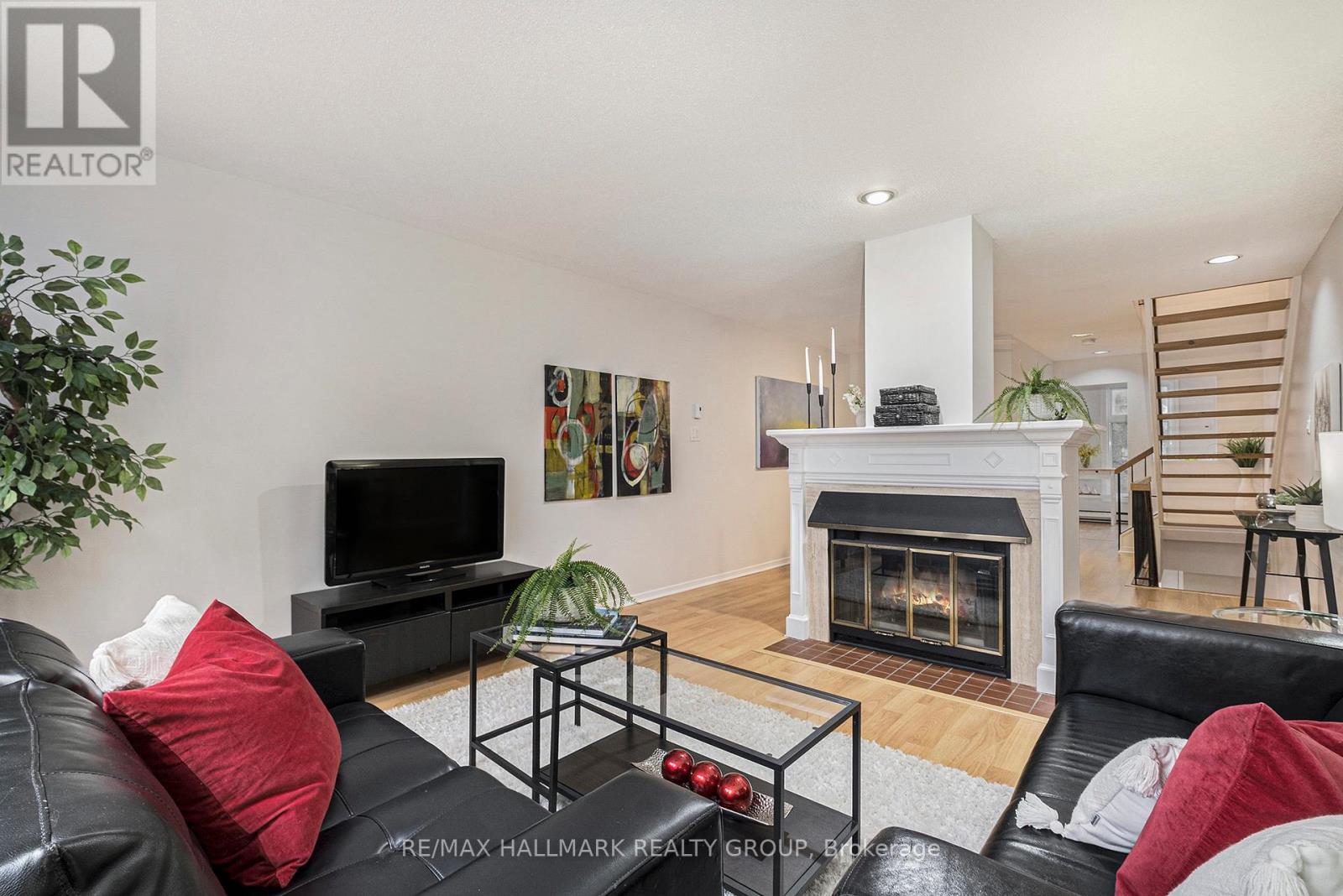 Property at 15 - 20 CHARLEVOIX STREET image 5