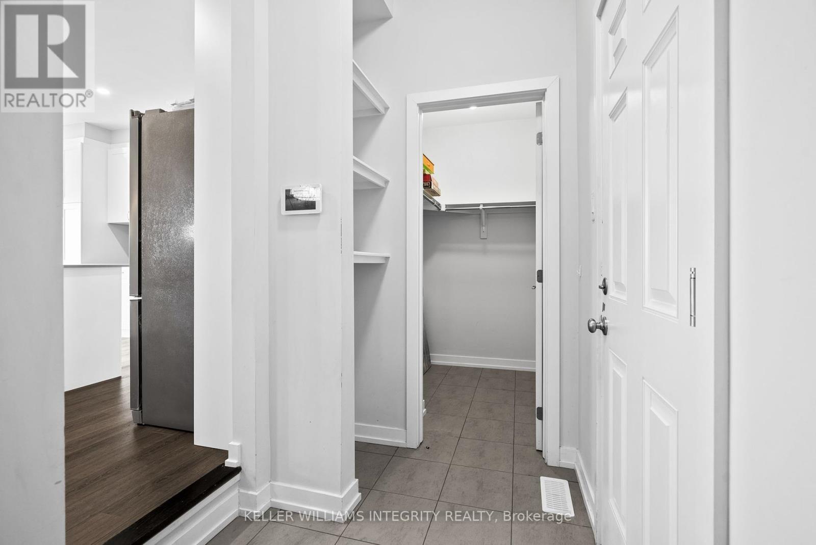 618 Perseus Avenue, Ottawa, Ontario  K2J 6S7 - Photo 8 - X12173622