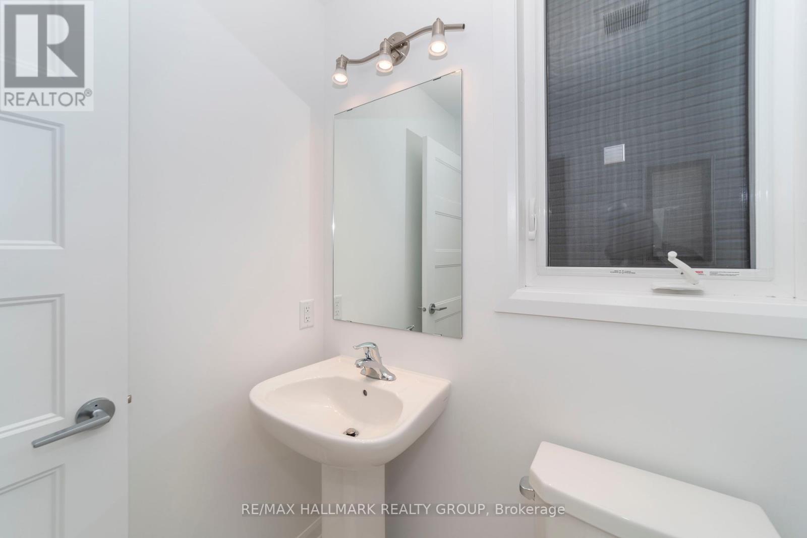 Property at 1264 DIAMOND STREET image 3