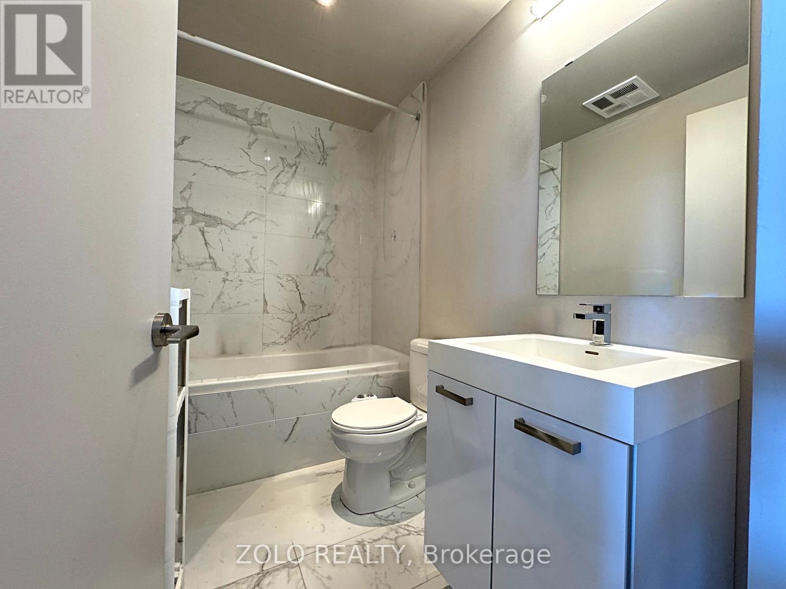 904 - 203 Catherine Street, Ottawa, Ontario  K2P 1J5 - Photo 5 - X12173664