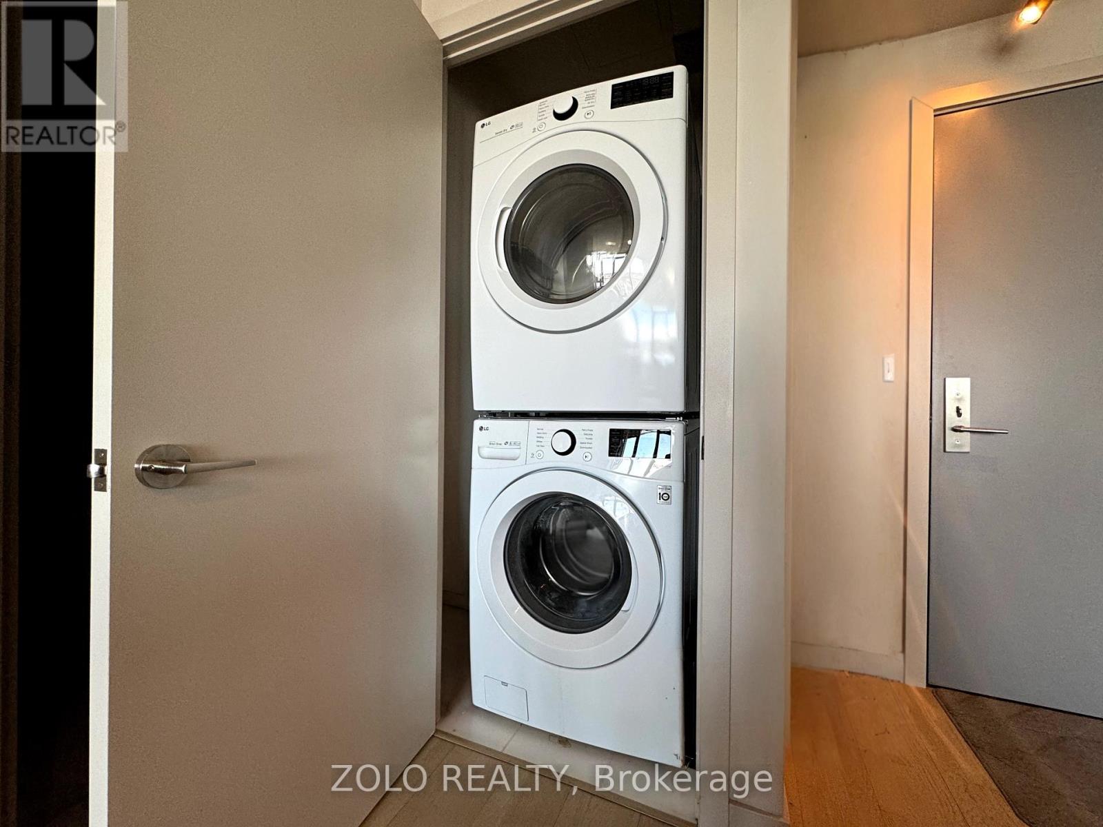 904 - 203 Catherine Street, Ottawa, Ontario  K2P 1J5 - Photo 6 - X12173664