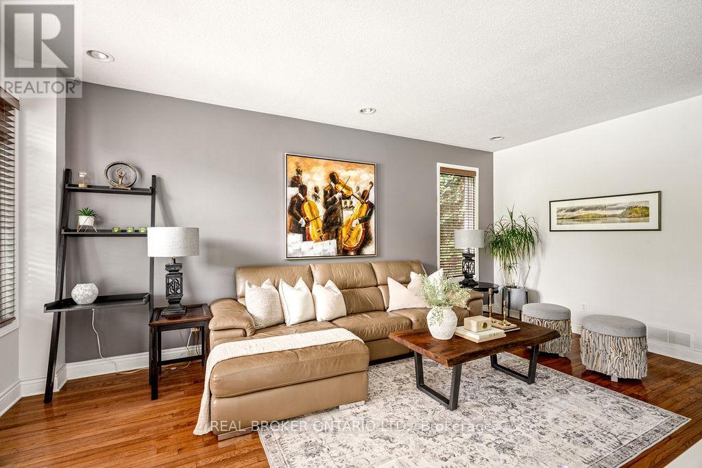 1957 Montclair Avenue, Ottawa, Ontario  K1W 1H9 - Photo 17 - X12173678