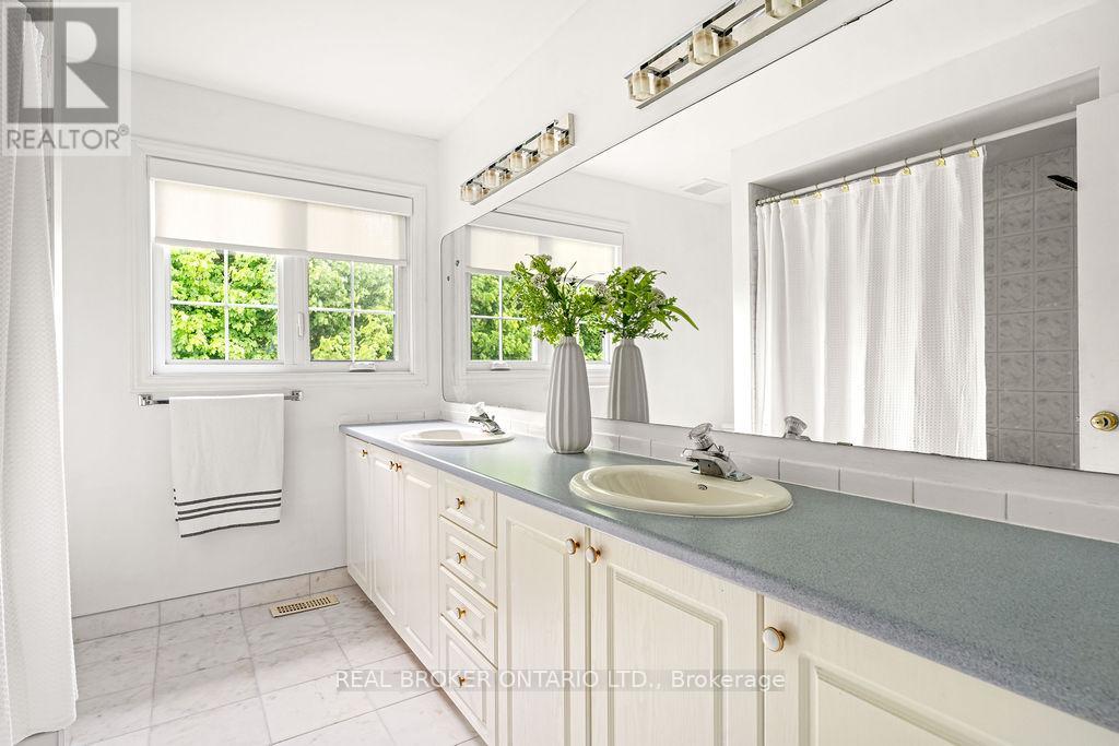 1957 Montclair Avenue, Ottawa, Ontario  K1W 1H9 - Photo 34 - X12173678