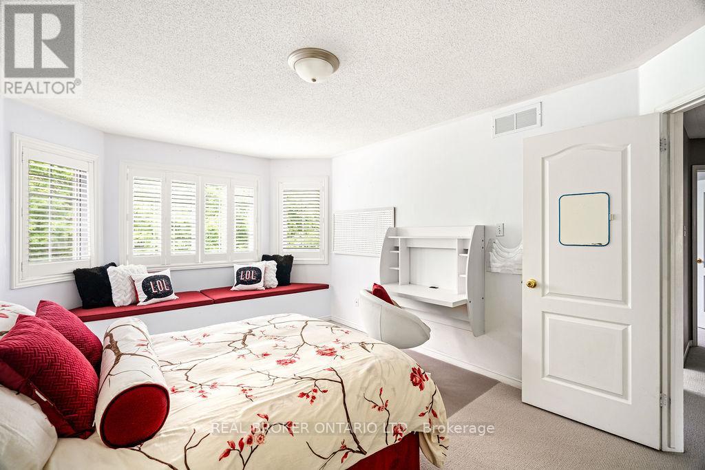1957 Montclair Avenue, Ottawa, Ontario  K1W 1H9 - Photo 36 - X12173678
