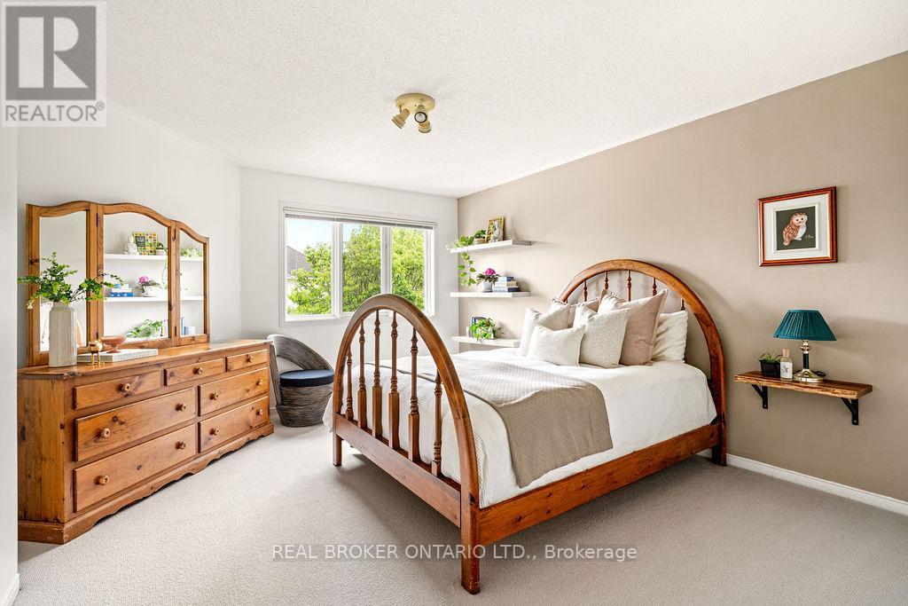 1957 Montclair Avenue, Ottawa, Ontario  K1W 1H9 - Photo 37 - X12173678