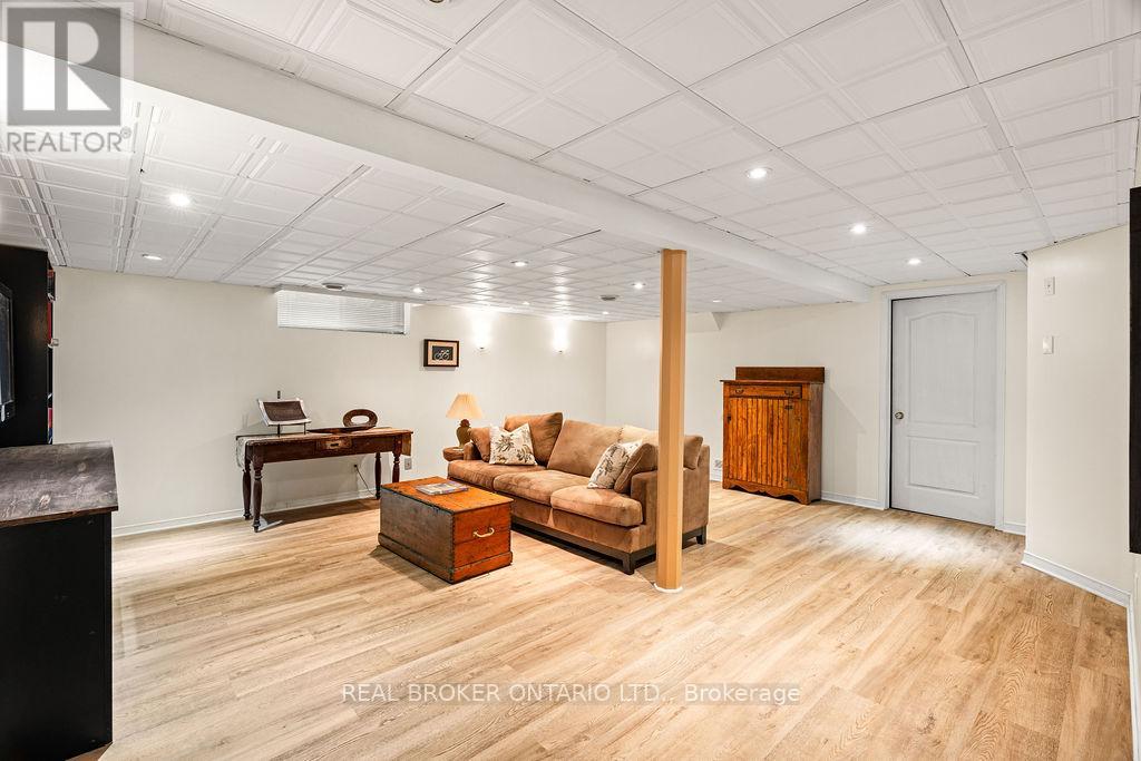 1957 Montclair Avenue, Ottawa, Ontario  K1W 1H9 - Photo 39 - X12173678