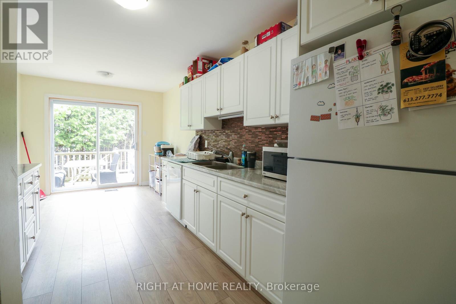 50 Fireside Crescent, Ottawa, Ontario  K1T 1Z4 - Photo 8 - X12173729