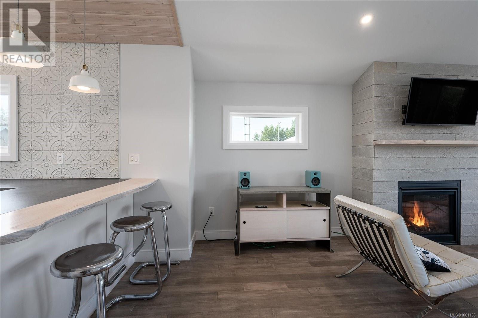 Property at 13 Gillespie St image 3