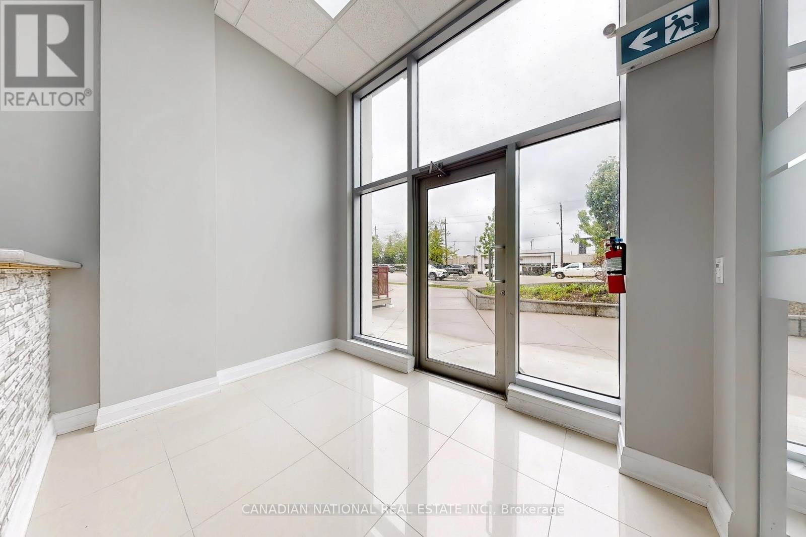 105 - 595 Sheppard Avenue E, Toronto, Ontario  M2K 1B4 - Photo 5 - C12143329