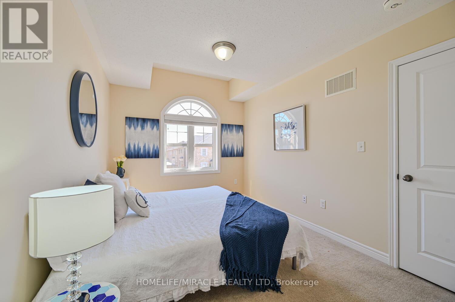 26 Hogan Manor Drive, Brampton, Ontario  L7A 4V3 - Photo 39 - W12098149
