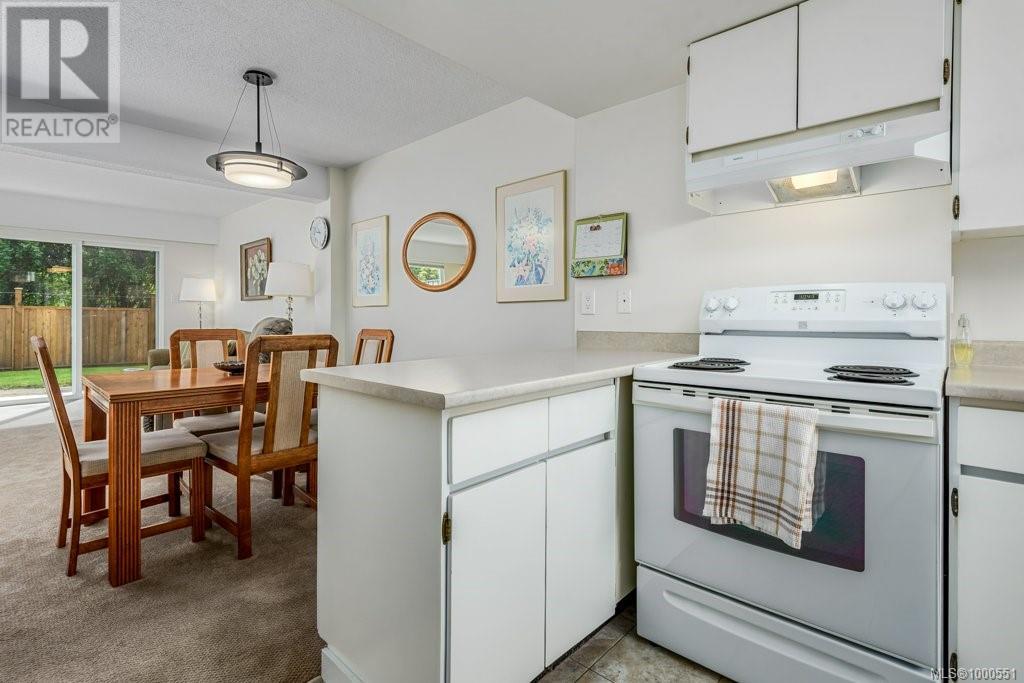 306 1537 Noel Ave, Comox, British Columbia  V9M 3H8 - Photo 2 - 1000551