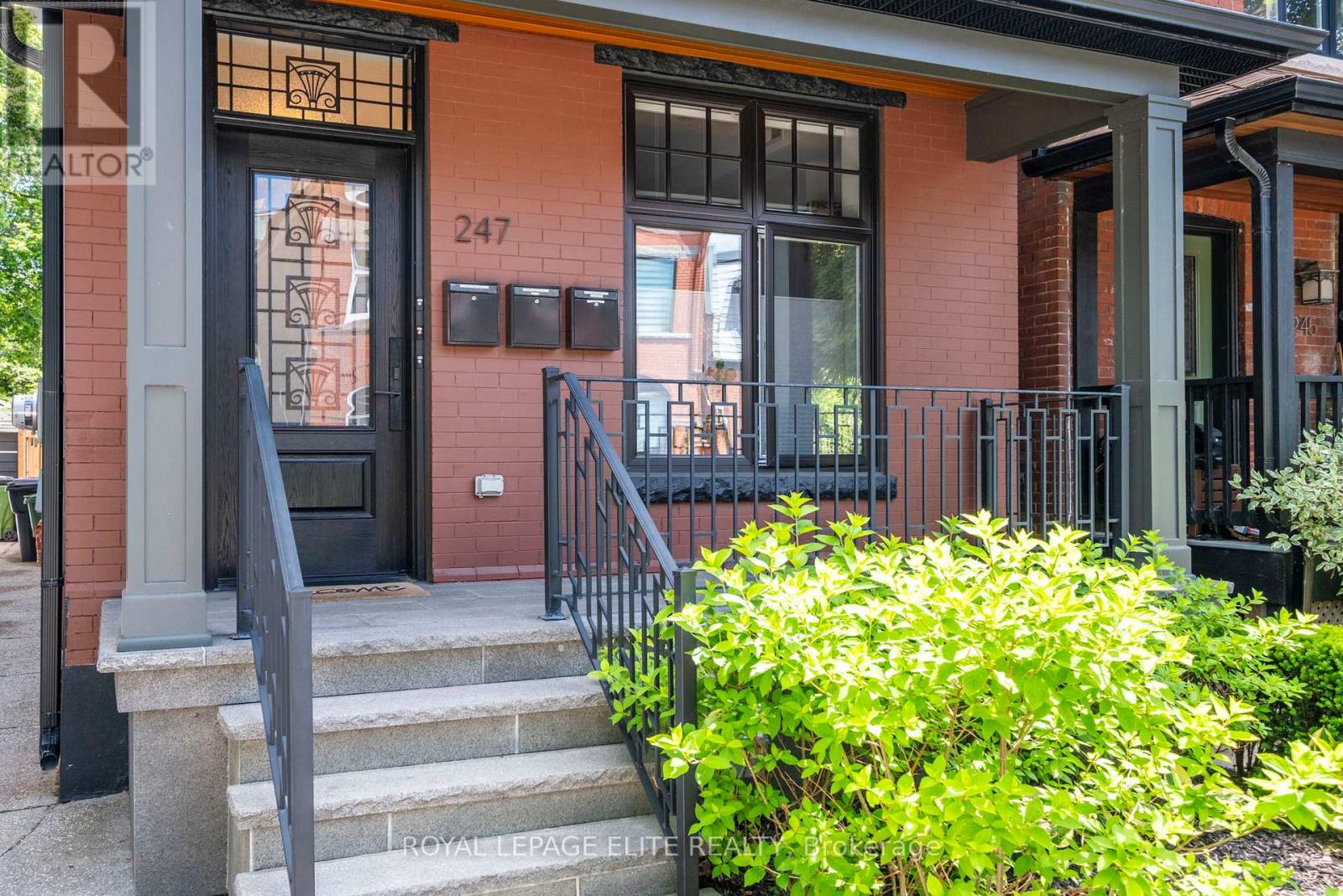 Property at 247 CONCORD AVENUE image 3