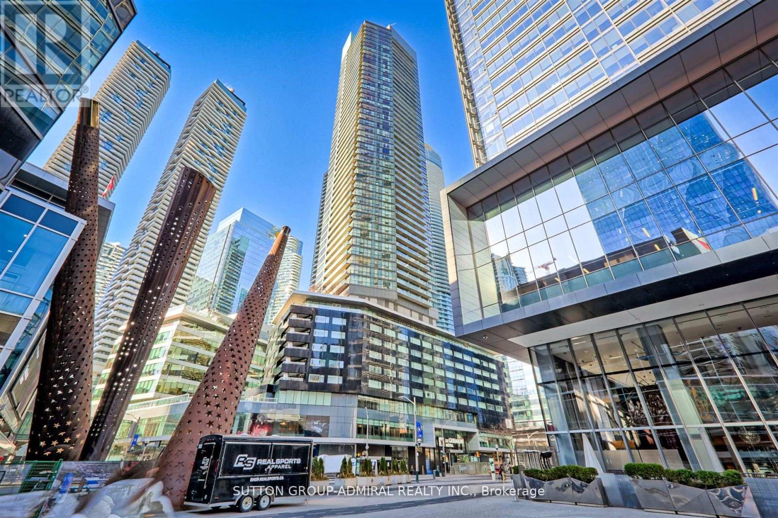 1407 - 55 Bremner Boulevard, Toronto (Waterfront Communities), Ontario  M5J 0A6 - Photo 1 - C12173651