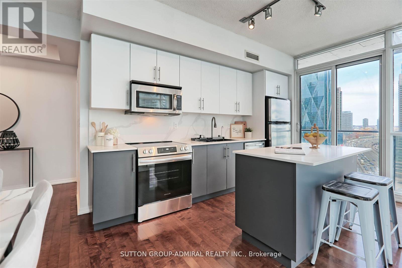 1407 - 55 Bremner Boulevard, Toronto (Waterfront Communities), Ontario  M5J 0A6 - Photo 11 - C12173651