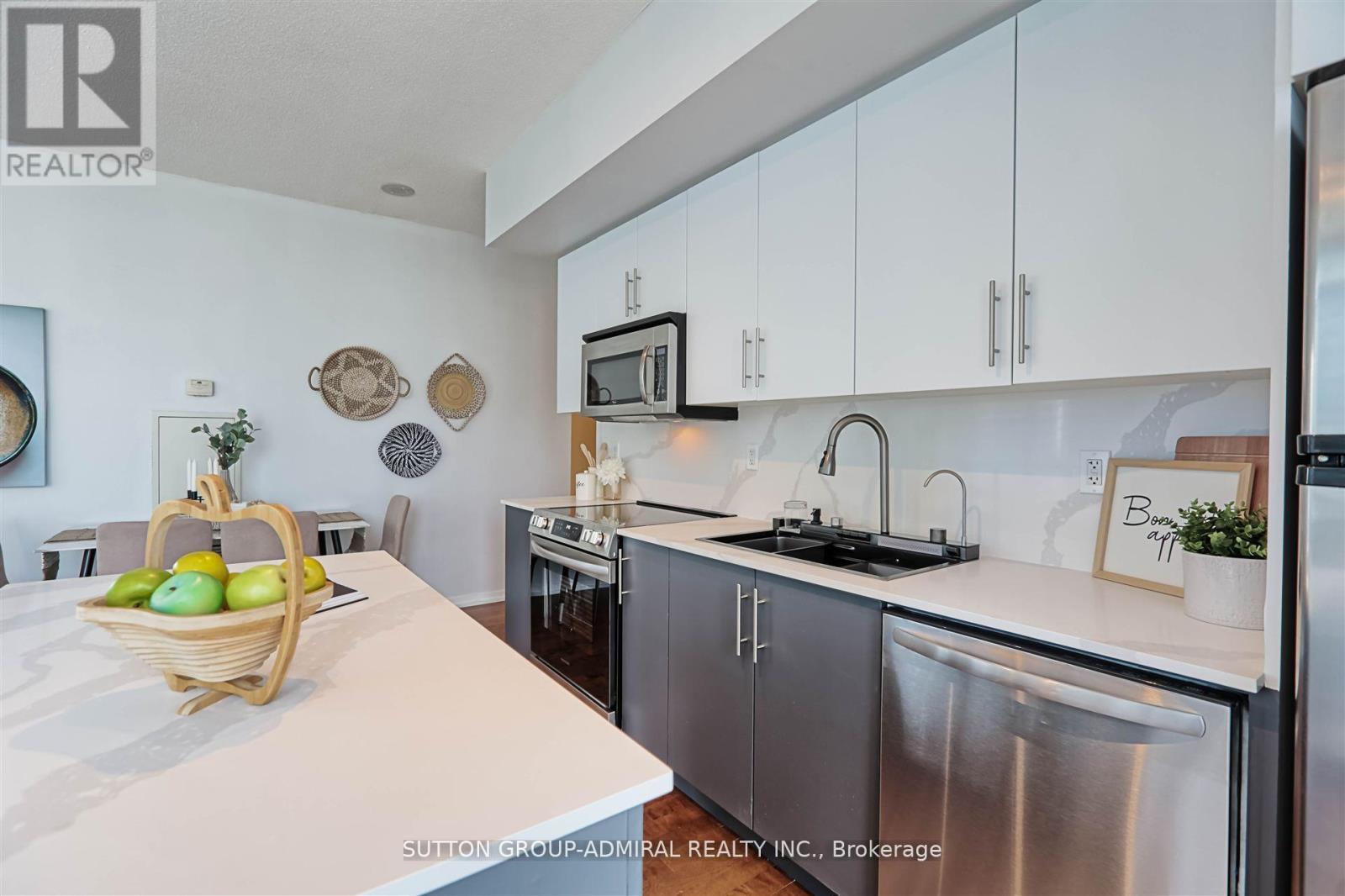 1407 - 55 Bremner Boulevard, Toronto (Waterfront Communities), Ontario  M5J 0A6 - Photo 14 - C12173651