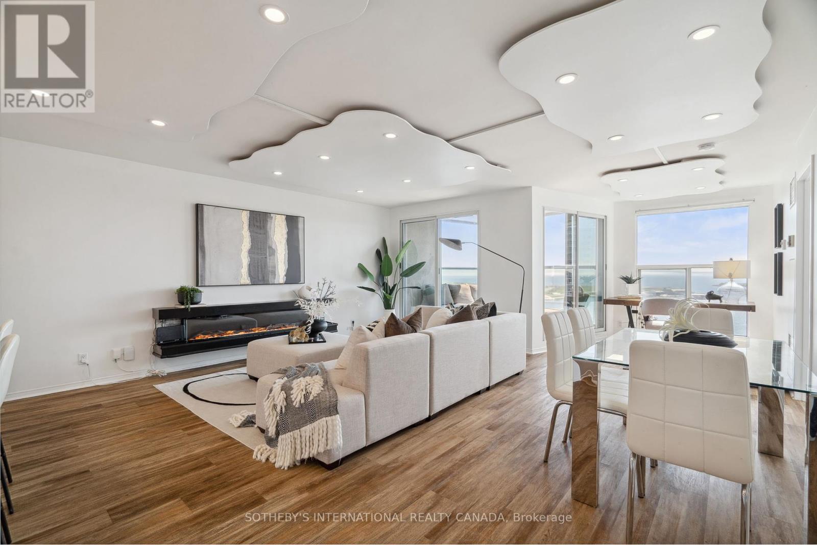 3212 - 99 Harbour Square, Toronto (Waterfront Communities), Ontario  M5J 2H2 - Photo 11 - C12173710