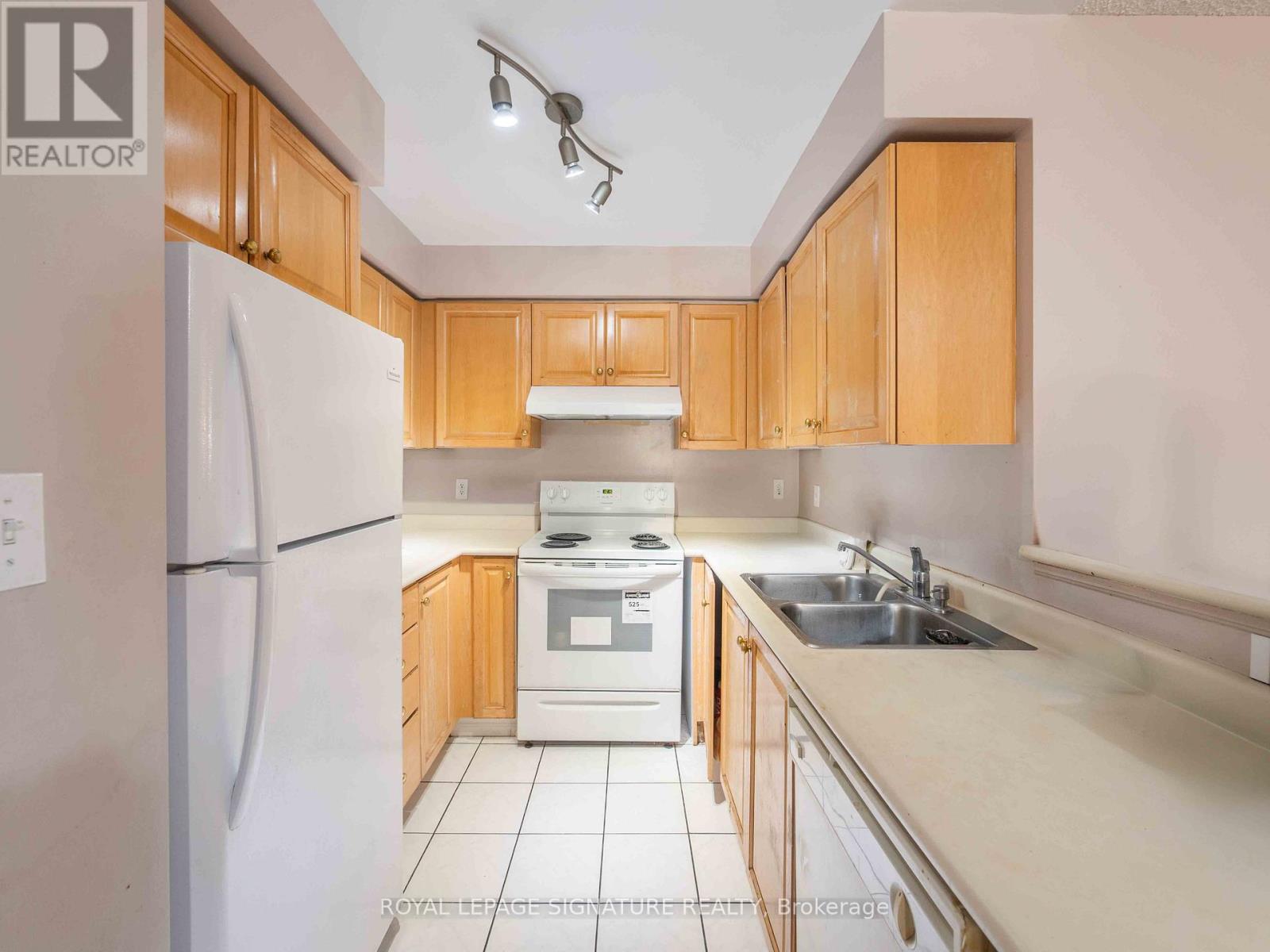 1006 - 23 Lorraine Drive, Toronto, Ontario  M2N 6Z6 - Photo 16 - C12173758